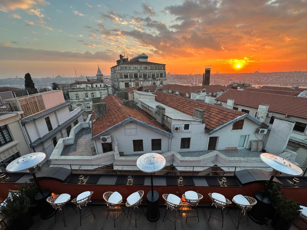 Ruz Hotels อิสตันบูล ภายนอก รูปภาพ Sunset at the hotel